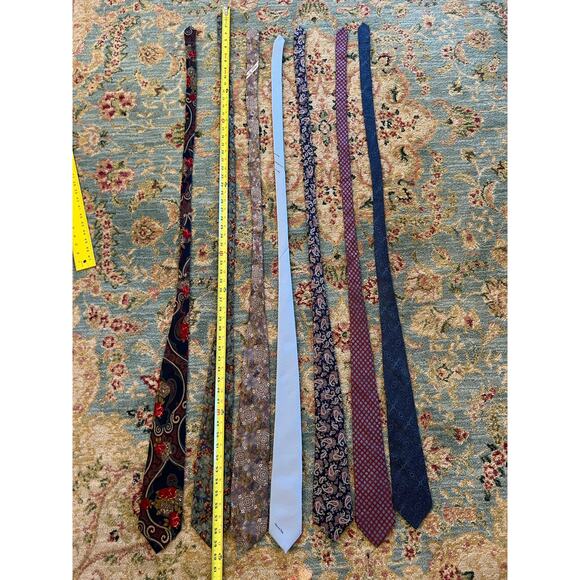 Silk Tie Bundle: Dior, De La Renta, Givenchy, Fendi, Valentino, Lagerfeld - Picture 5 of 13